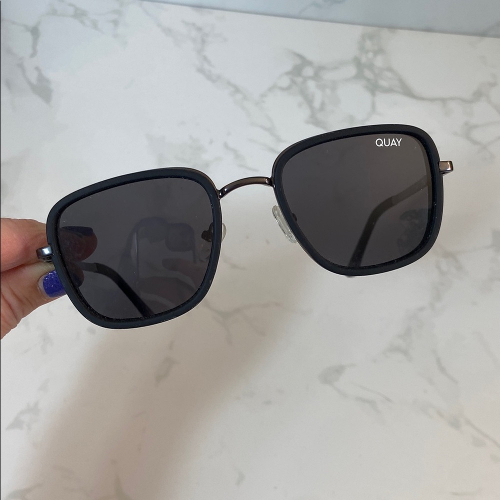 Quay Black Metal Polarized Dlta 125 Sunglasses Classic Square Frame UniSex